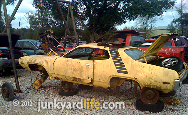 1972_Road_Runner_junkyard_twist.jpg