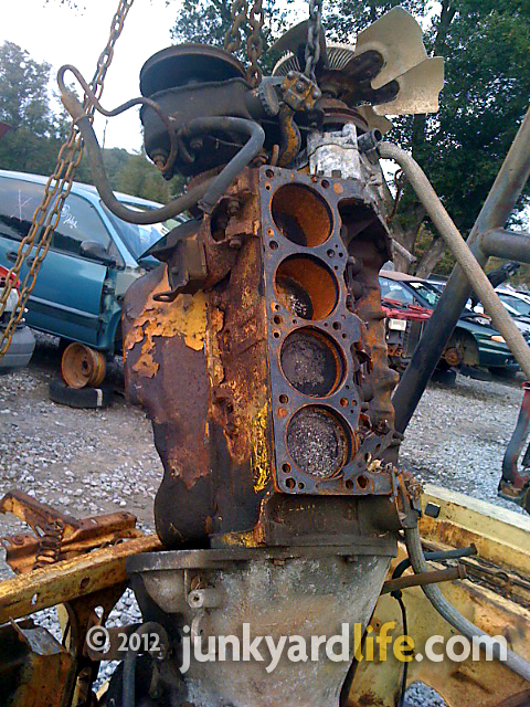 1972_Road_Runner_junkyard_340_engine.jpg