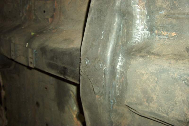 73rr inside bolts sm.JPG