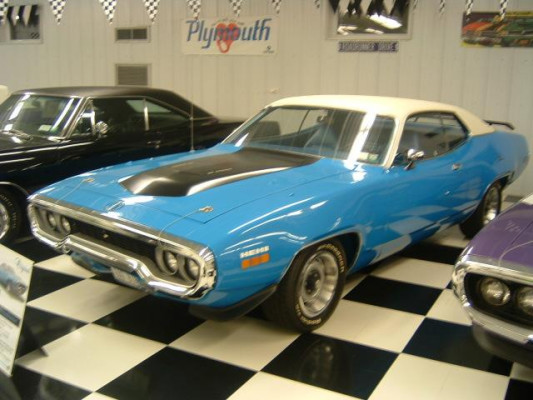 petty blue hemi.jpg